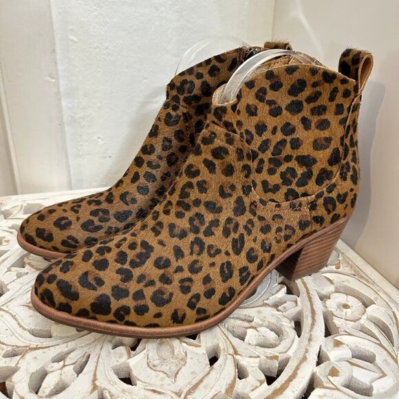 UGG Women's Kingsburg Leopard Boots 8 - Picture 1 of 9